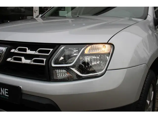 Dacia Duster 1.2 TCe 4x2 Blackshadow 2017 Benzine 25