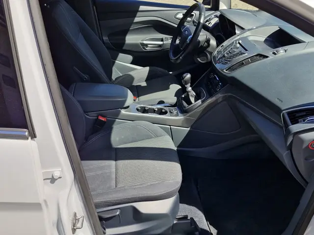 Ford C-MAX 1.0 Titanium 2013 Benzine 22