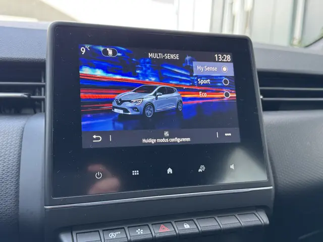 Renault Clio 1.0 TCe 92pk Intens 2022 Benzine 19