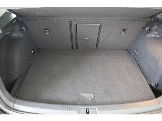 Volkswagen Golf 1.5 TSI Comfortline 2020 Benzine 19