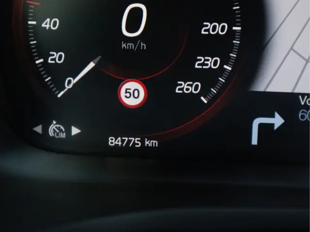 Volvo V60 2.0 T4 R-Design 2020 Benzine 61