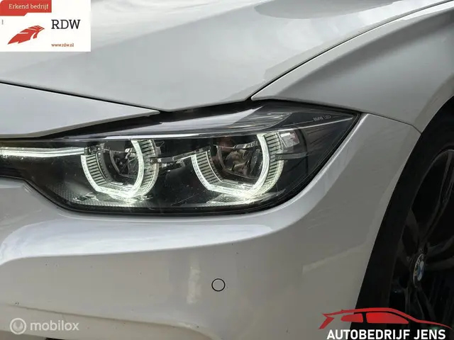 BMW 3 Serie Touring 320i M Sport Edition 2019 Benzine 11