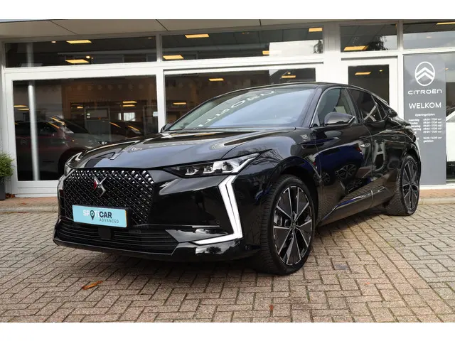 DS DS 4 e-Tense 225 'Etoile' 2024 Hybride Benzine 17