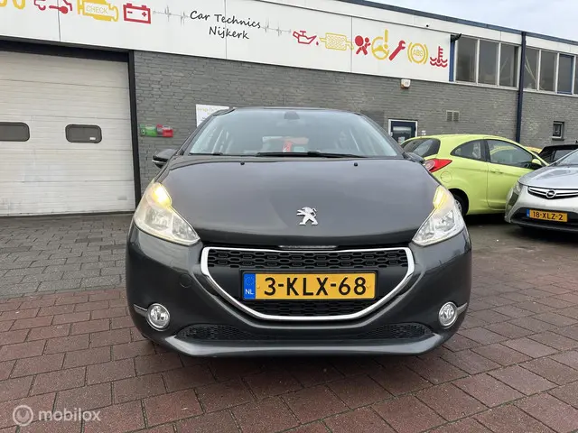Peugeot 208 1.2 VTi Envy 2013 Benzine 3