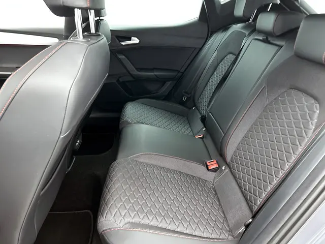 SEAT Leon 1.0 eTSI 110pk FR Business DSG 2023 Benzine 33