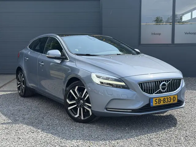 Volvo V40 2.0 T2 Nordic+ 2018 Benzine 2