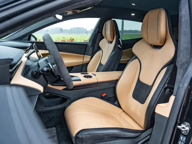 Lotus Emeya S 102 kWh 2026 Elektrisch 3