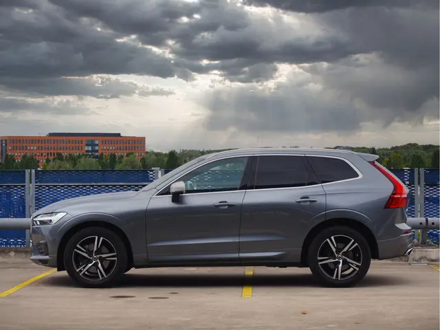 Volvo XC60 2.0 D4 R-Design 2019 Diesel 8