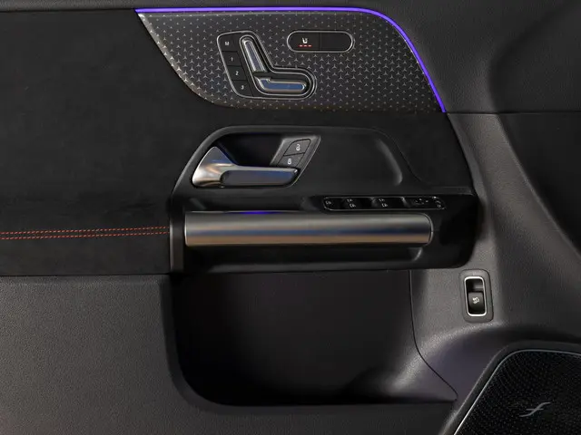 Mercedes-Benz EQA 250+ AMG Line 2024 Elektrisch 17