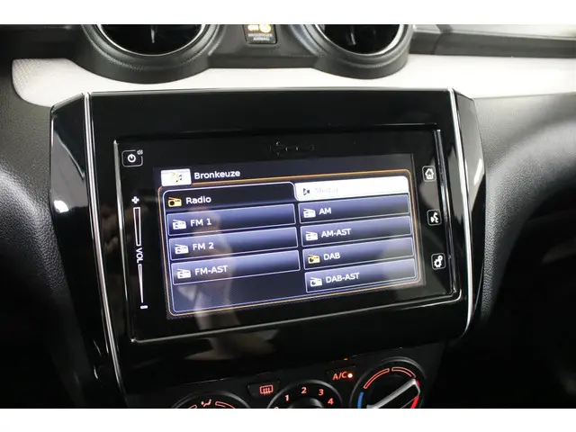 Suzuki Swift 1.2 Select Automaat! 2018 Benzine 25