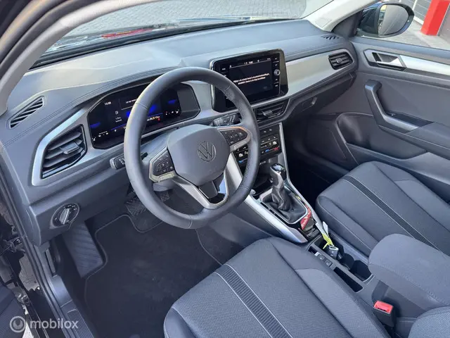 Volkswagen T-Roc 1.5 TSI Life Edition 2025 Benzine 9