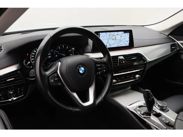 BMW 5 Serie Touring 520i High Executive 2018 Benzine 28
