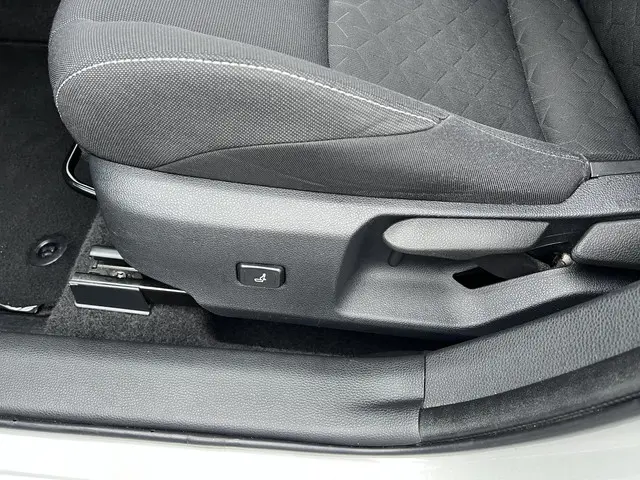 Suzuki Swace 1.8 Hybrid Select 2021 Hybride Benzine 31