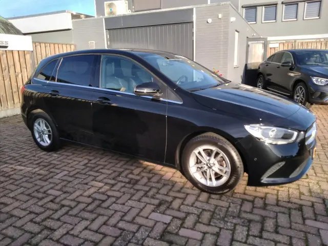 Mercedes-Benz B-Klasse 180 Premium Plus 2019 Benzine 6