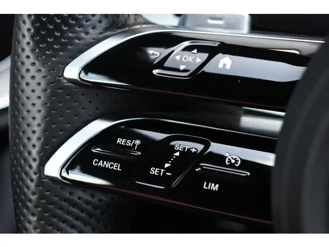 Mercedes-Benz E-Klasse Coupé 200 AMG Line 2020 Benzine 17
