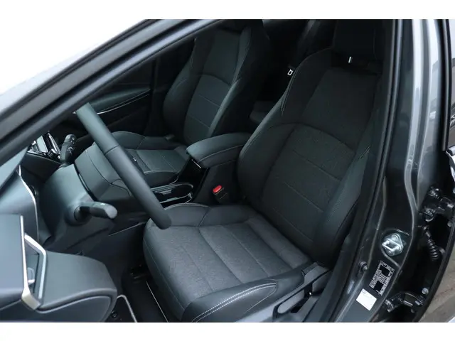 Toyota Corolla Hybrid 140 Dynamic 2025 Hybride Benzine 12