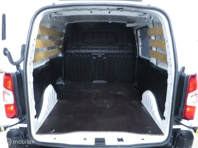 Opel Combo 1.5D L1H1 Edition 2020 Diesel 12