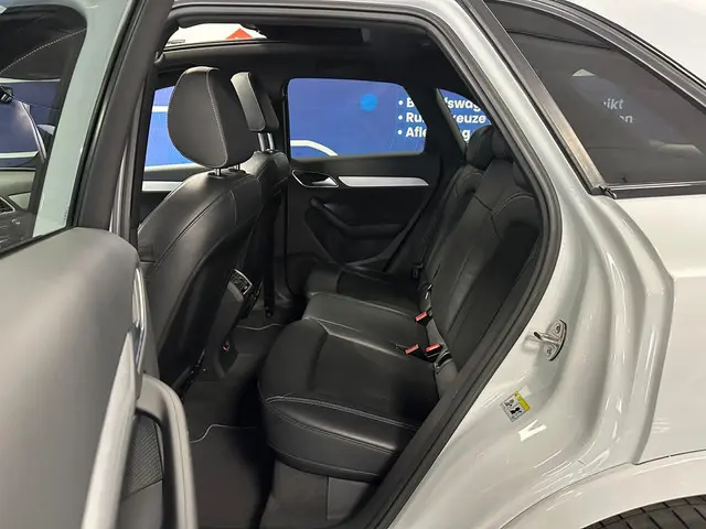 Audi Q3 1.4 TFSI CoD Sport S Line Edition 2017 Benzine 9