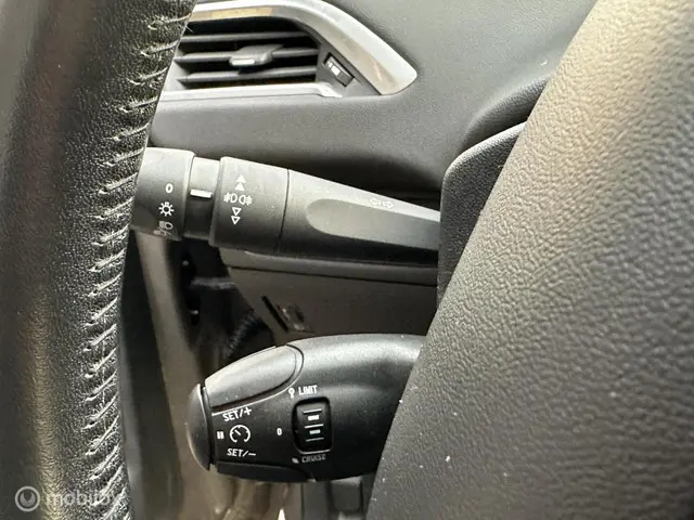 Peugeot 208 1.2 82PK STYLE | CRUISE | PDC | NAVI | 2015 Benzine 21