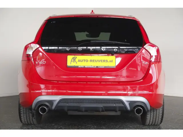 Volvo V60 2.0 T4 R-Design 2018 Benzine 9