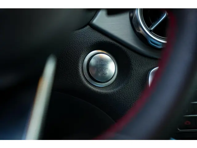 Mercedes-Benz GLA GLA 180 2019 Benzine 23