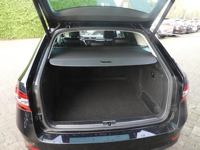 Škoda Superb Combi 1.4 TSI Leder , Camera 2017 Benzine 9