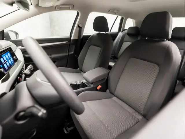 Volkswagen Golf Variant 1.0 TSI Sport 2021 Benzine 12