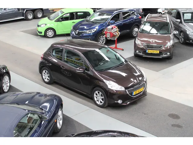 Peugeot 208 1.4 VTi Active 2012 Benzine 22