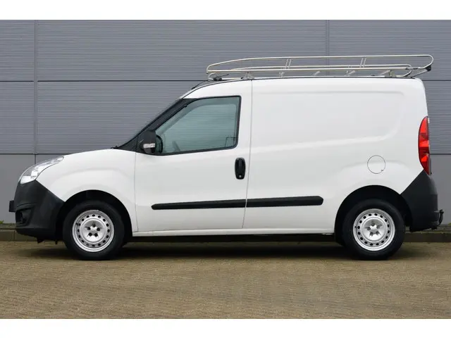 Opel Combo 1.3 CDTi L1H1 Edition 2018 Diesel 2