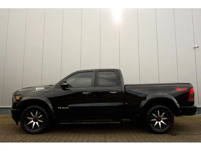 Dodge Ram 1500 DODGE 5.7 V8 Black Edition 2019 LPG/Gas 2
