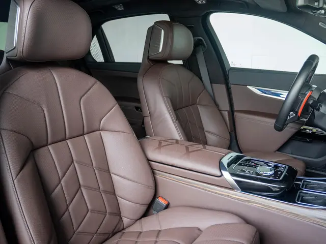 BMW 7 Serie Sedan M760e 2024 Hybride Benzine 5