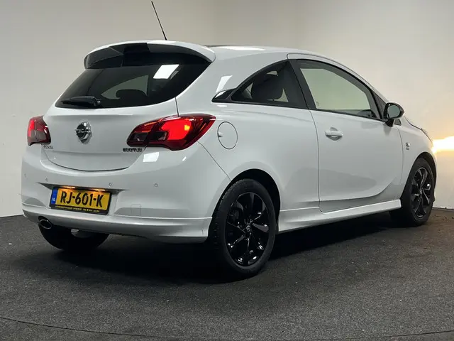 Opel Corsa 1.0 Turbo Black Roof Edition 2017 Benzine 31