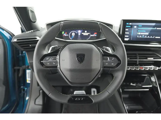 Peugeot 2008 Hybrid 145 e-DCS6 GT 2025 Hybride Benzine 32