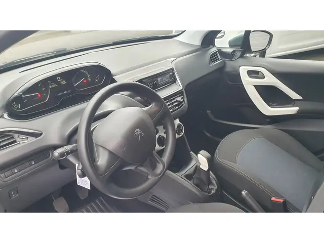 Peugeot 208 1.2 PureTech Like 2019 Benzine 17
