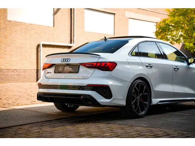 Audi RS3 Limousine 2.5 TFSI RS 3 quattro 2023 Benzine 8