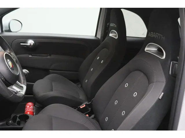 Fiat 500 1.4 T-Jet Abarth 595 2019 Benzine 27