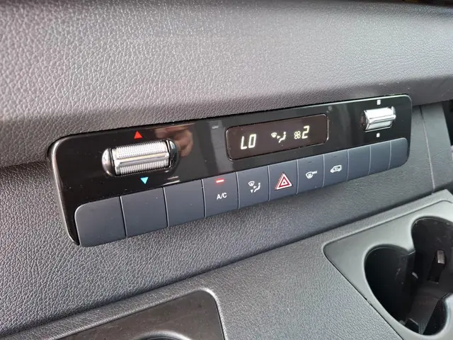Mercedes-Benz Sprinter 315 1.9 CDI L4H3 RWD 2022 Diesel 28