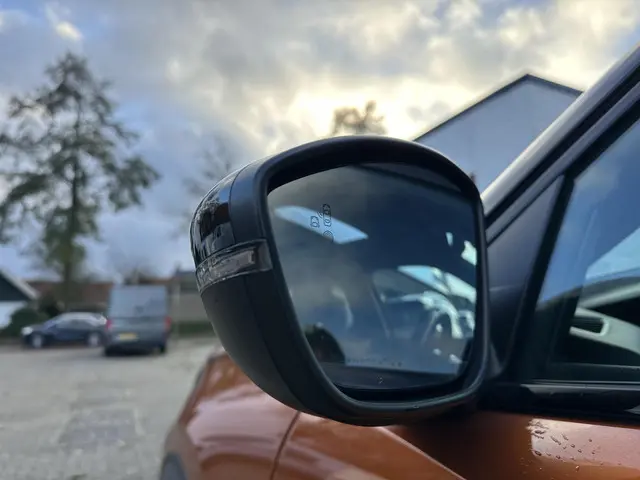 Peugeot 2008 1.2 Turbo 130 PK GT Pack 2021 Benzine 45