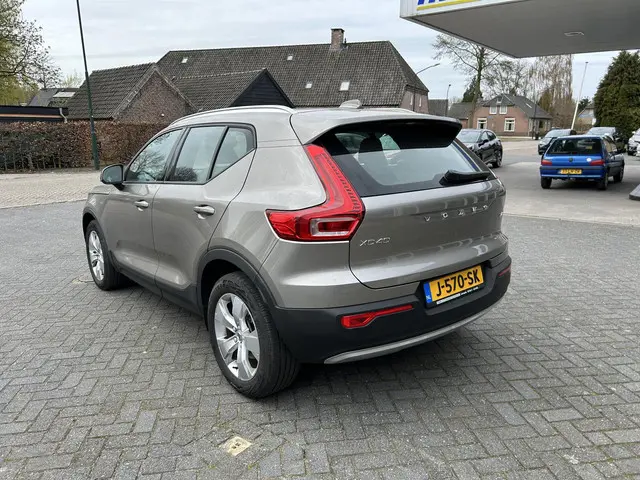 Volvo XC40 2.0 B4 Business Pro 2020 Hybride Benzine 8