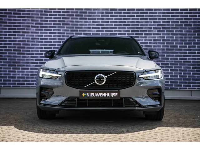 Volvo V60 2.0 B4 Plus Dark 2023 Benzine 9