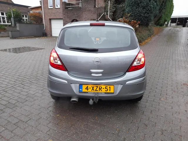 Opel Corsa 1.4-16V BlitZ 2014 Benzine 7