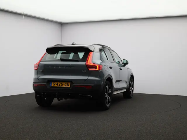 Volvo XC40 2.0 T4 R-Design 2019 Benzine 30