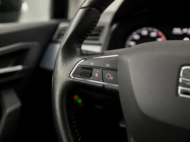 SEAT Arona 1.0 TSI Xcellence Business Sport 2020 Benzine 18