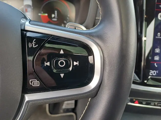 Volvo V60 2.0 T8 AWD R-Design 2019 Hybride Benzine 54