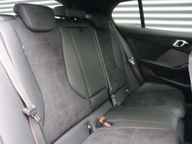 BMW 1 Serie 5-deurs 120 2025 Benzine 10