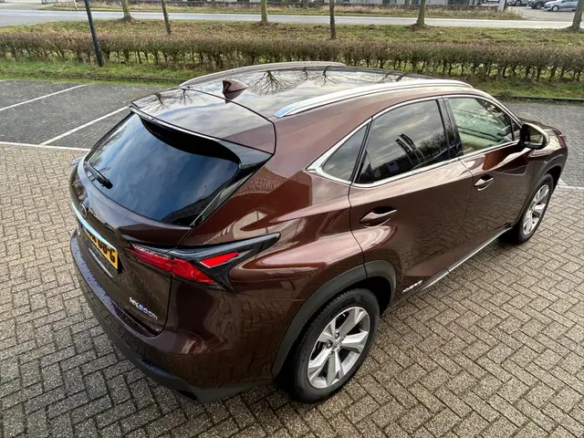Lexus NX 300h AWD Luxury Line 2016 Hybride Benzine 3