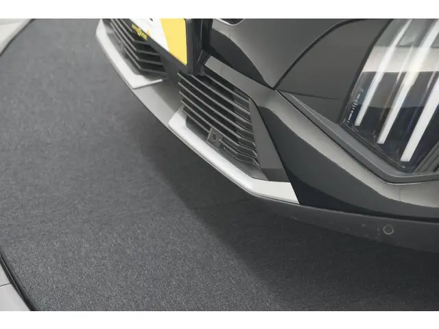 Peugeot 2008 1.2 Hybrid 145 Allure 2025 Hybride Benzine 18