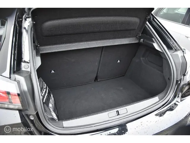 Peugeot 208 1.2 | Carplay | Cruise| Climate 2021 Benzine 9