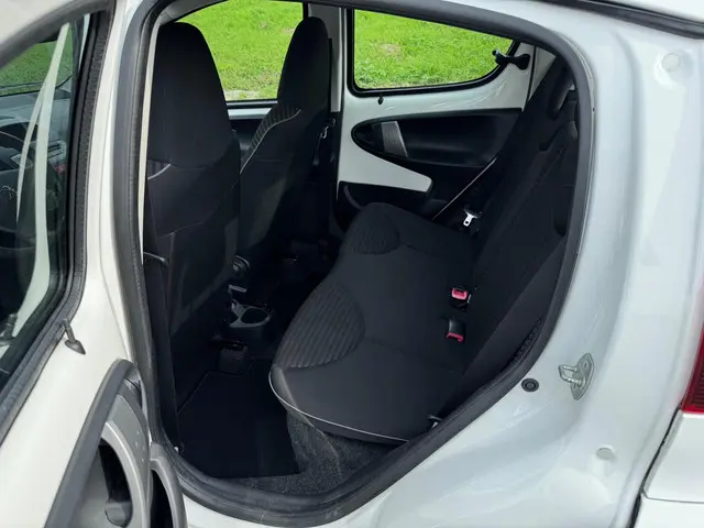 Peugeot 107 1.0 Active 2013 Airco 5drs 2013 Benzine 11
