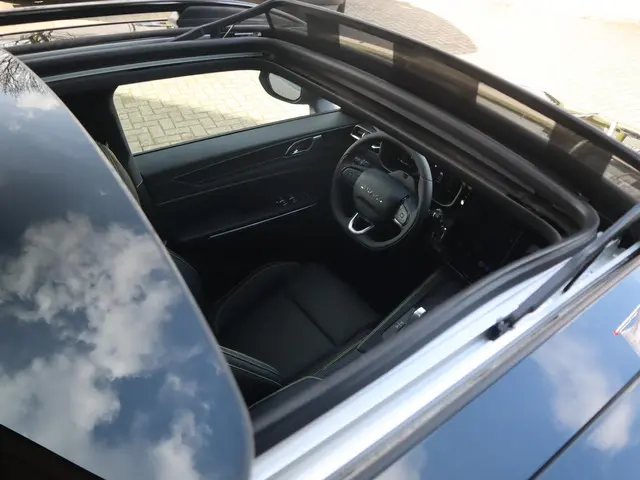 Lynk & Co 01 1.5 More 2026 Hybride Benzine 11